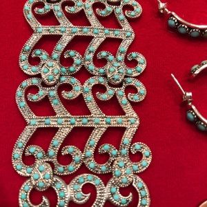 Bracelet and earrings